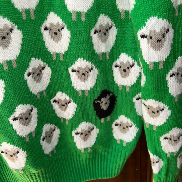 Traditional Craft Ireland AOP Sheep Adult Green Jumper for Men Size Large - Picture 4 of 9